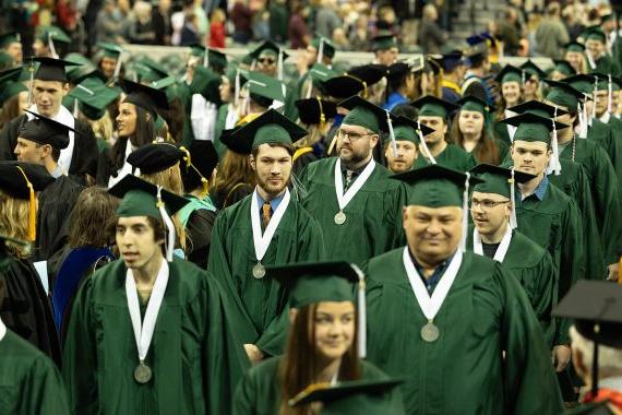 贝米吉州立大学庆祝2024届毕业生